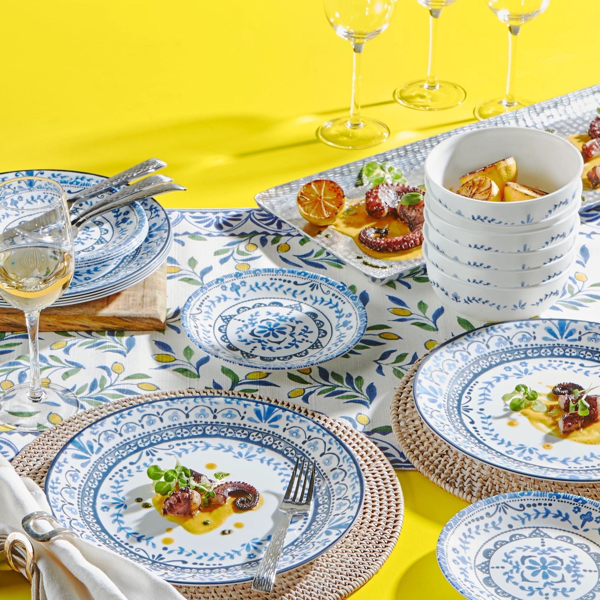 Corelle® Portofino 18-piece Dinnerware Set, Service for 6